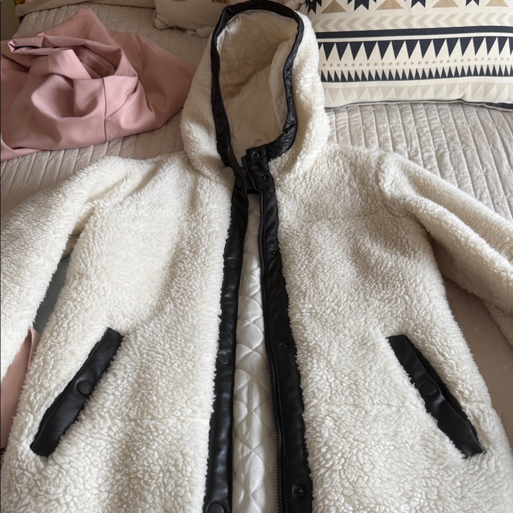 Levi's Cream and Black Teddy Jacket